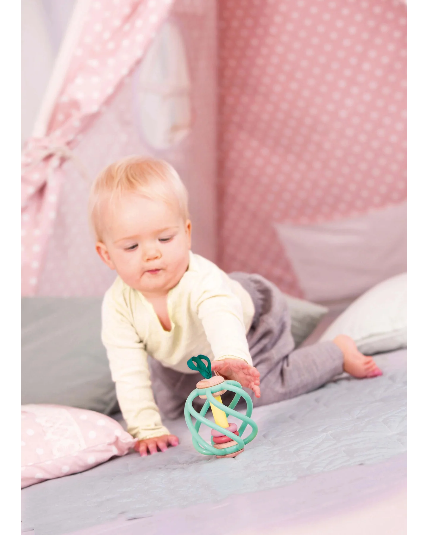 hape-apple-grab-toy