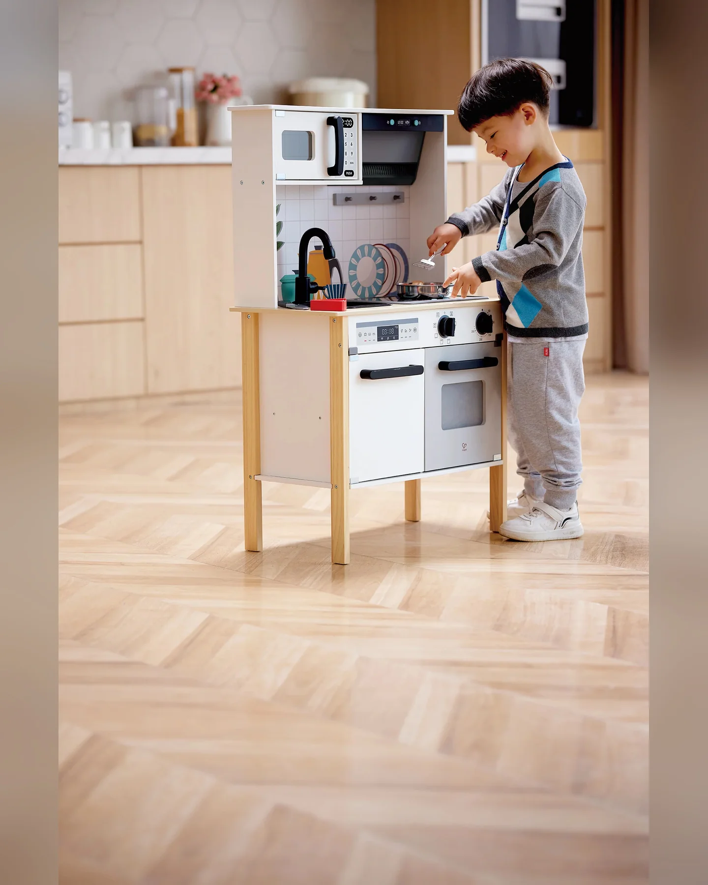hape-modern-smart-kitchen