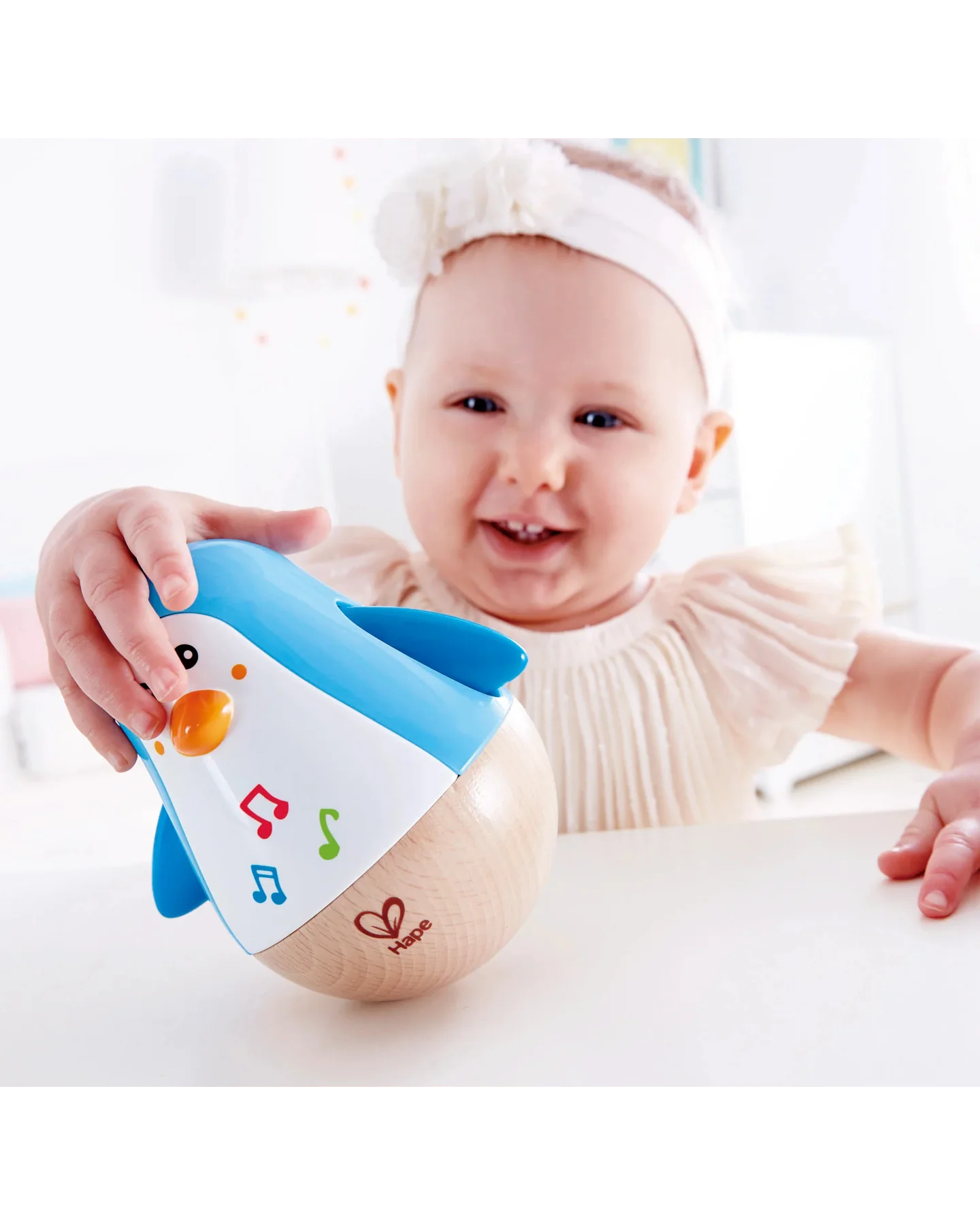 hape-penguin-musical-wobbler