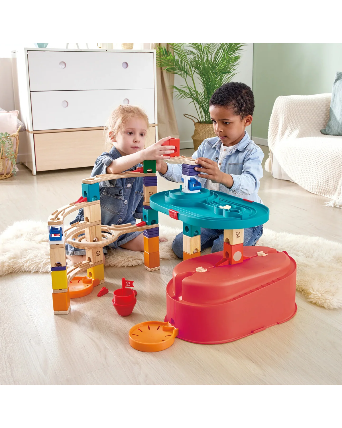 hape-quadrilla-stack-track-bucket-set