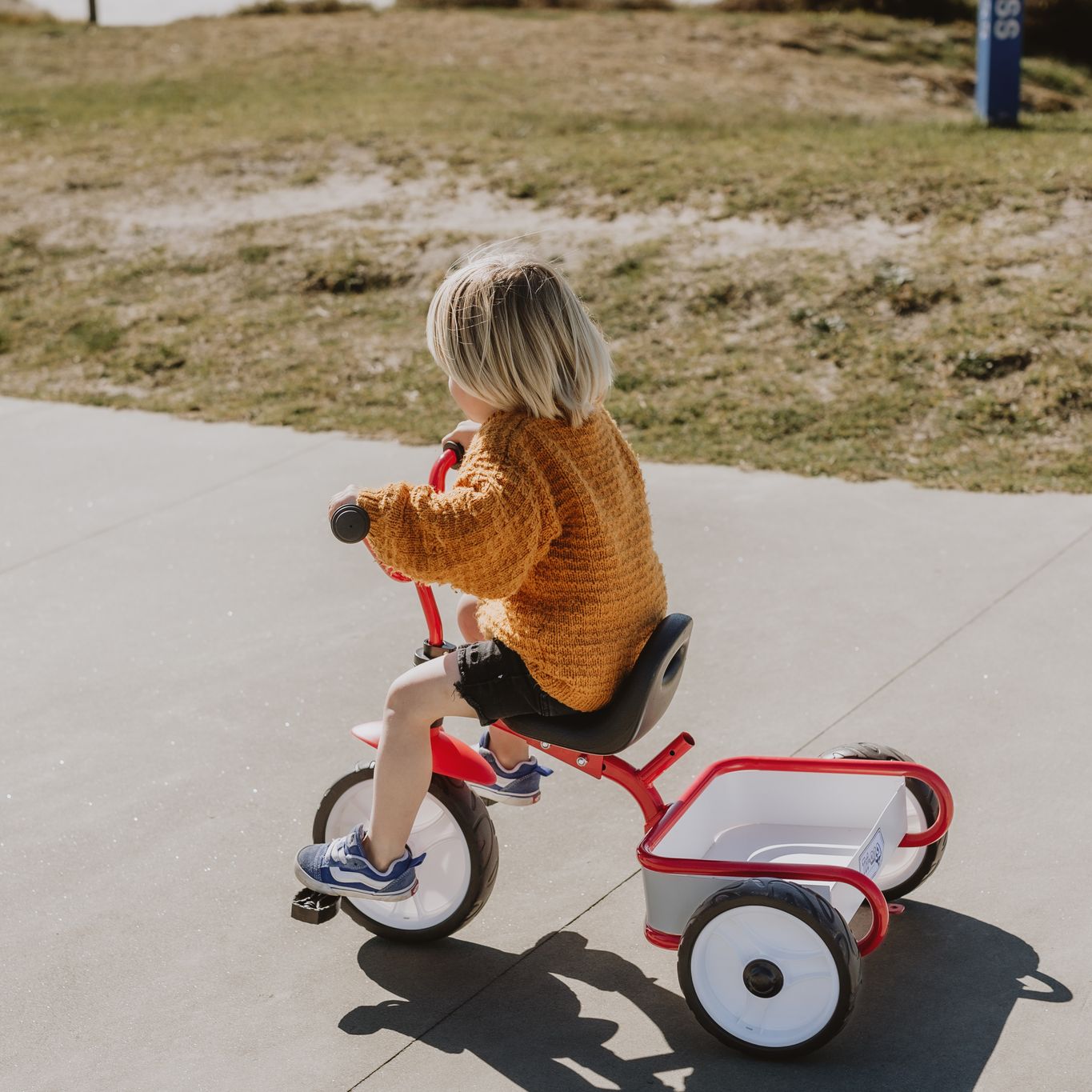 Tri-ang 2.0 Tuff Trike w Push Bar - Red