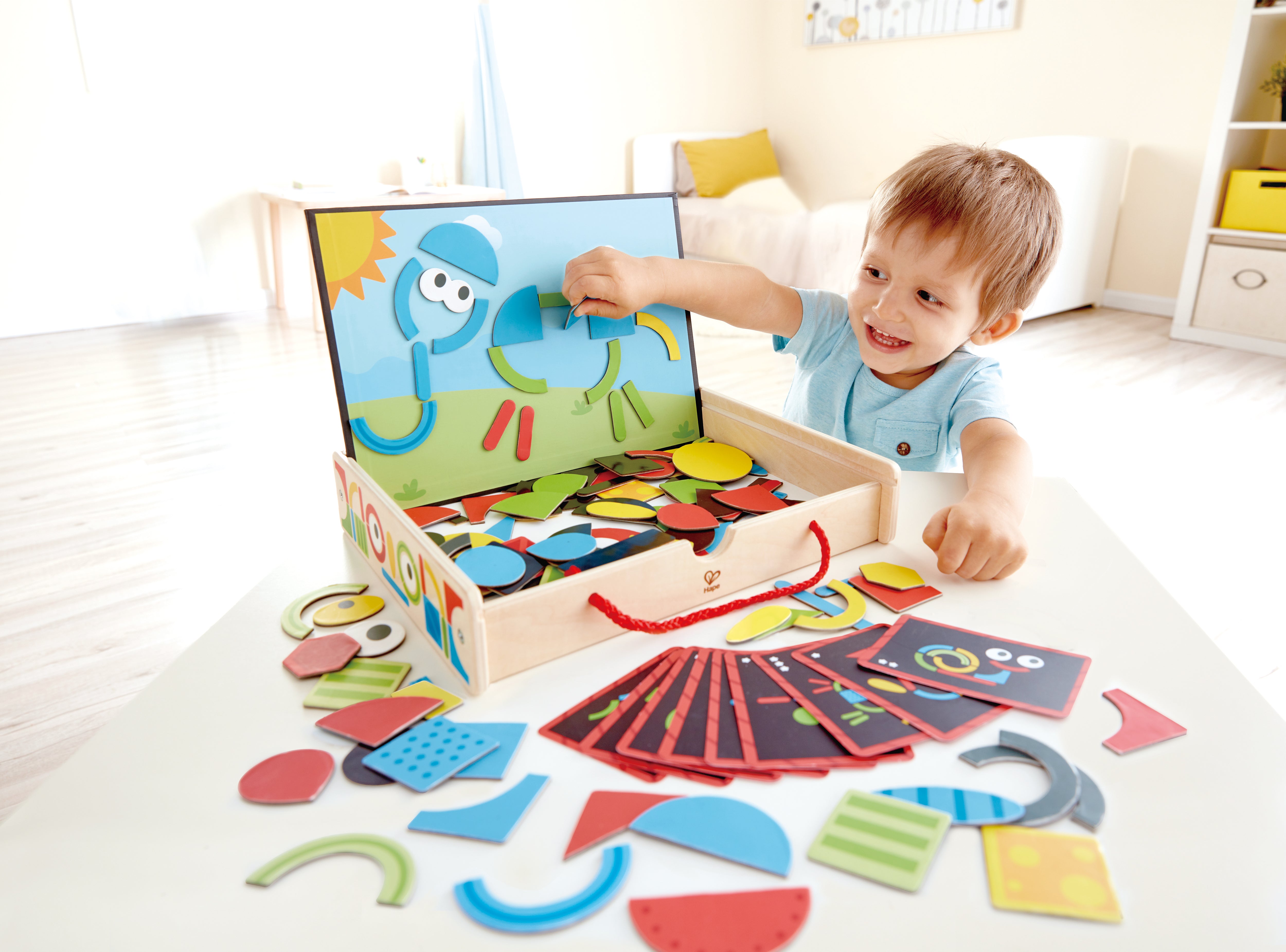 hape-magnetic-art-box