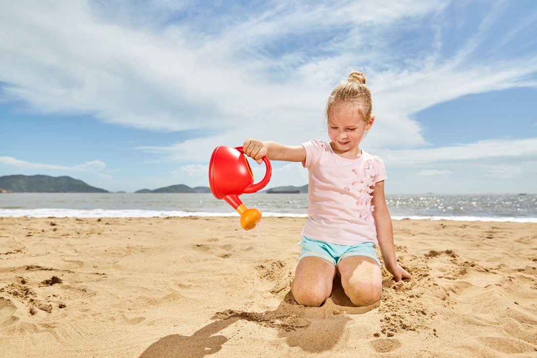 hape-watering-can-red