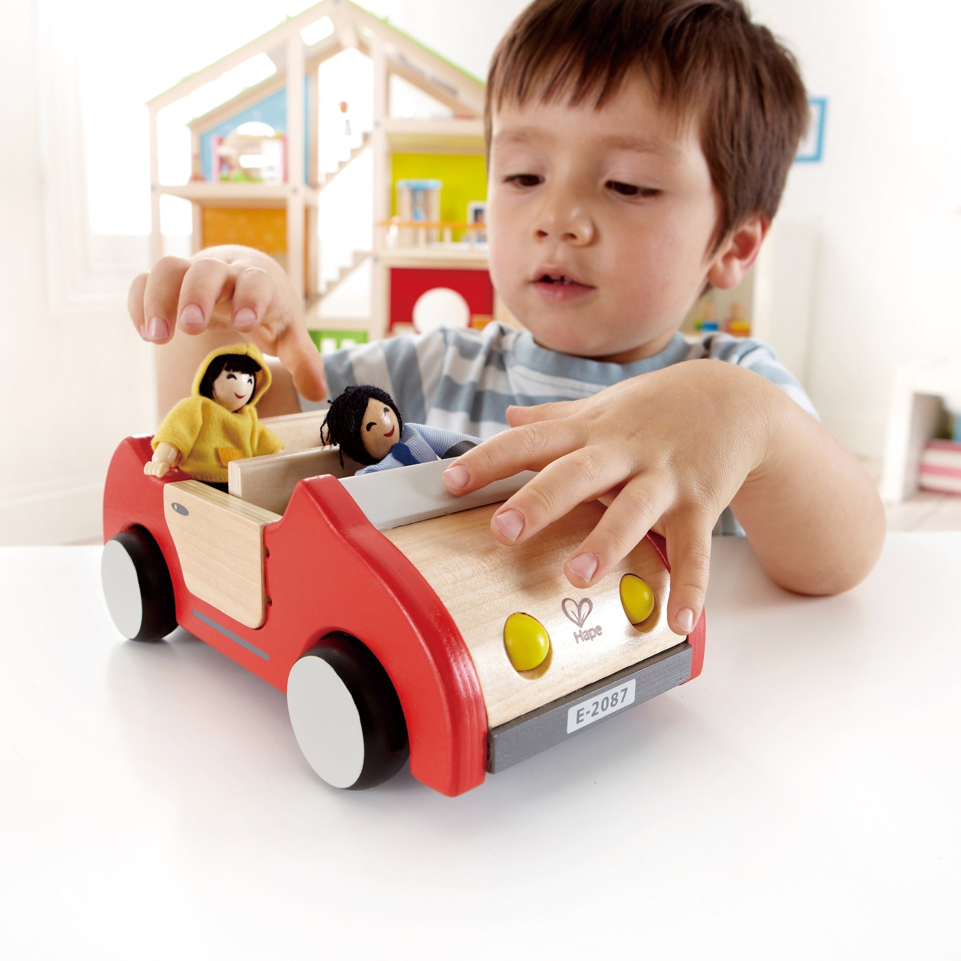 hape-family-car