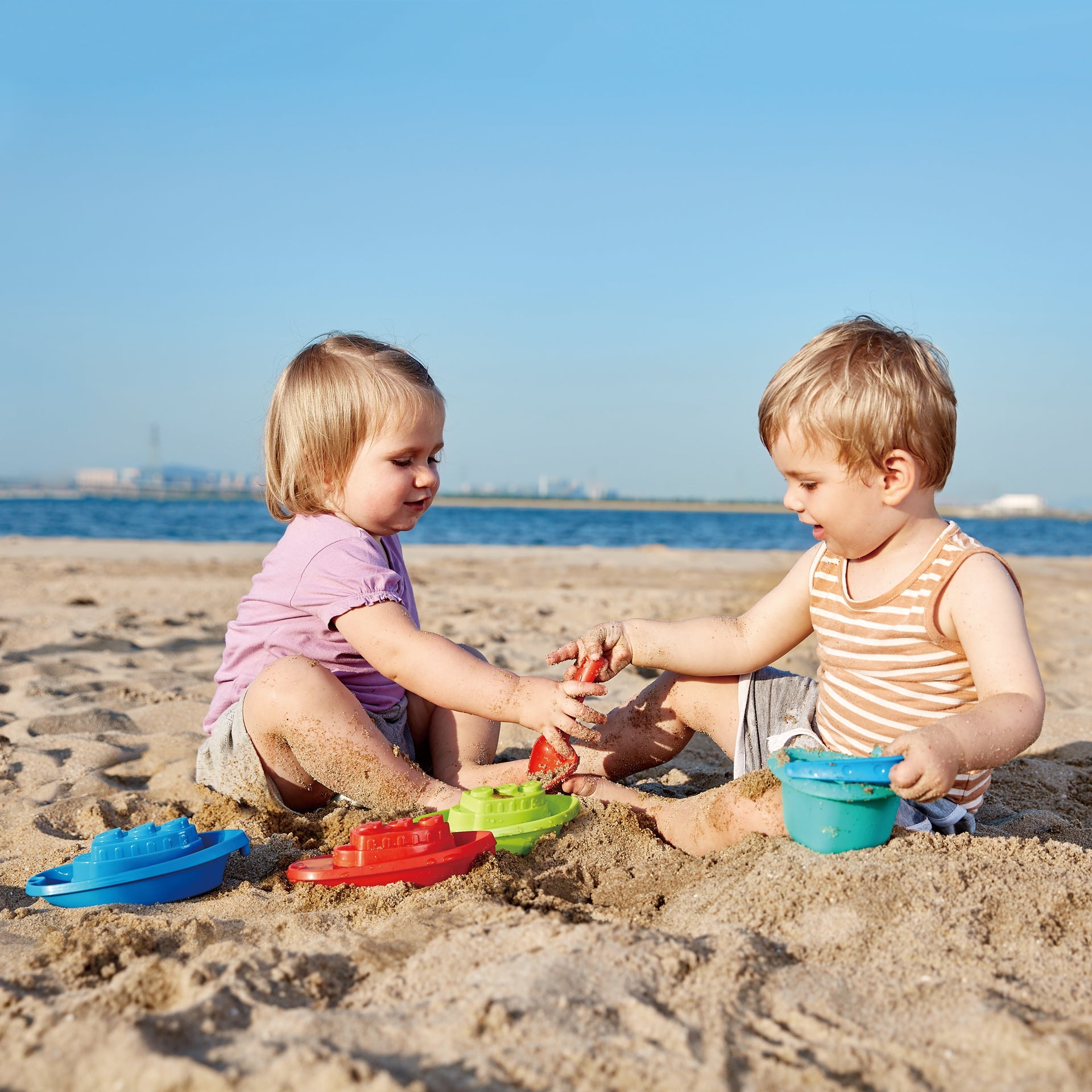 hape-beach-and-bath-boats