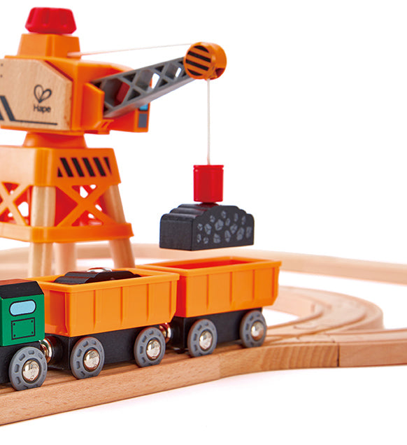 hape-diesel-freight-train