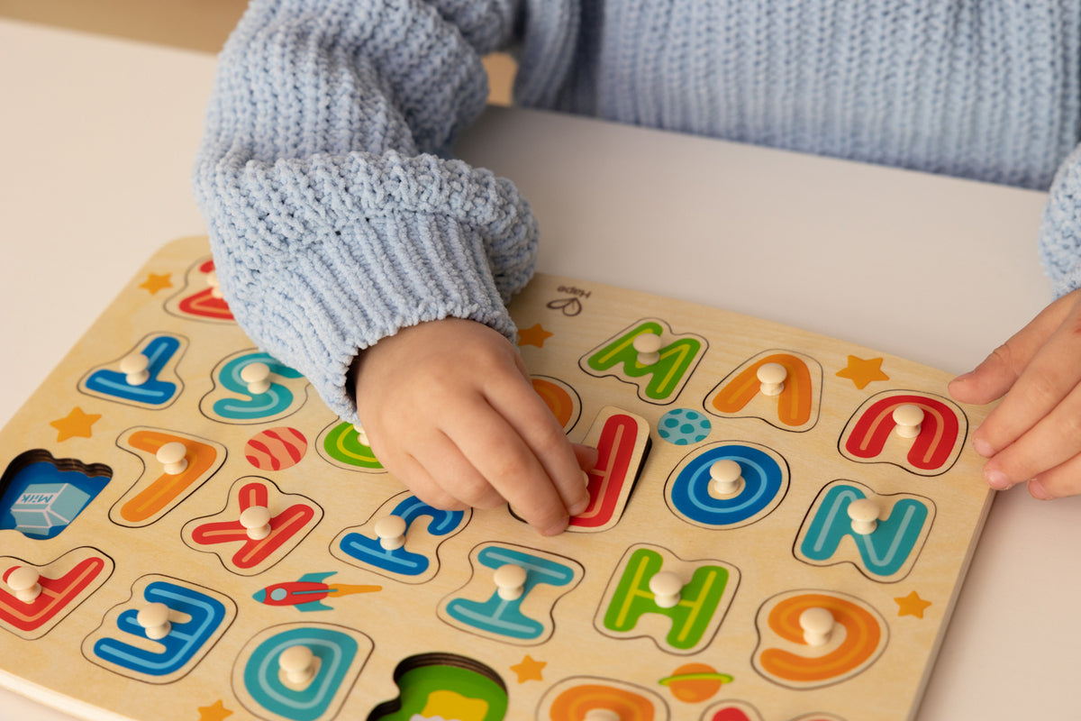 hape-alphabet-peg-puzzle