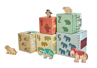 Hape x The Met Museum Wooden Nesting Blocks – 10 Pieces