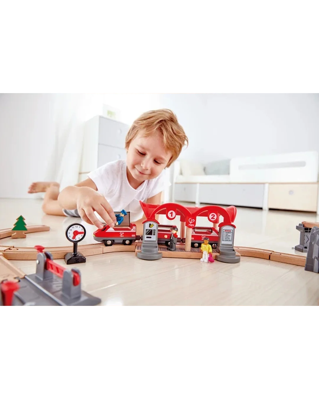hape-busy-city-rail-set