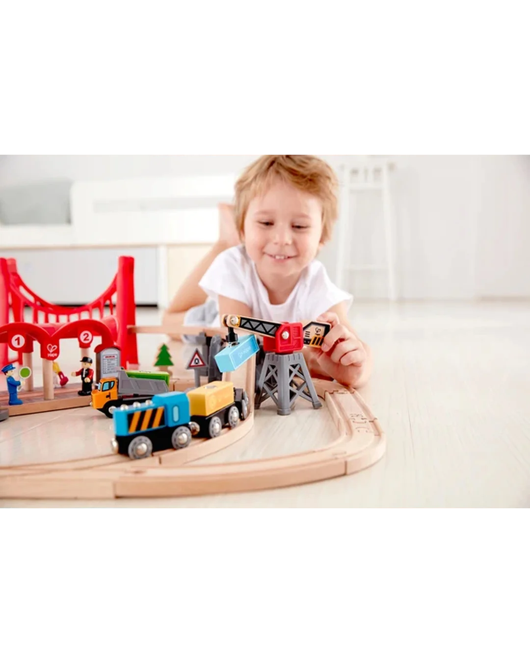 hape-busy-city-rail-set