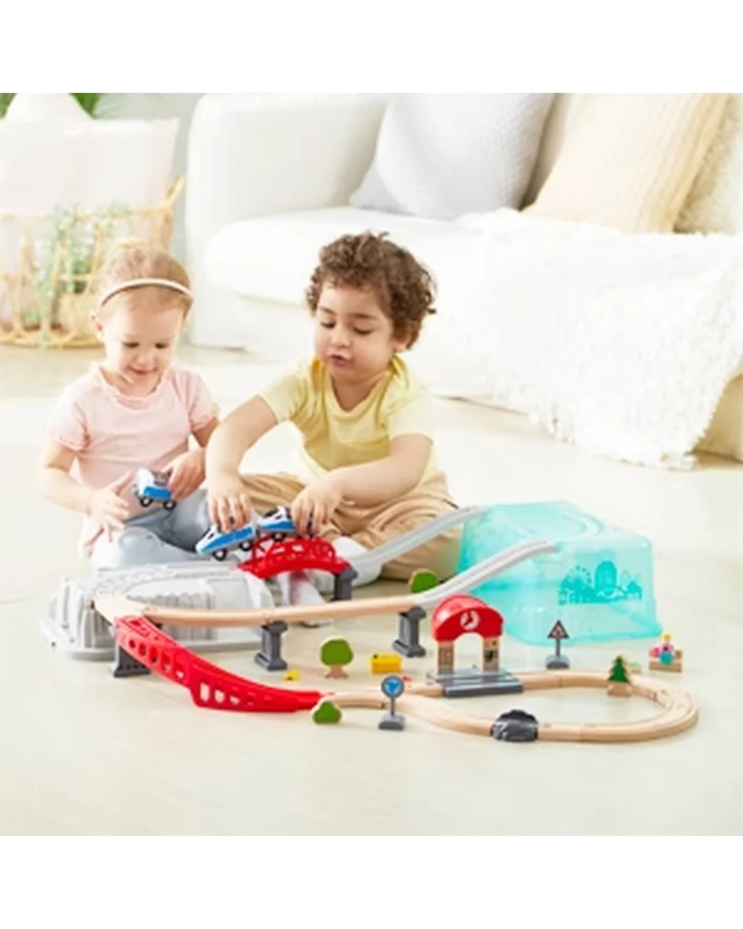 hape-city-train-bucket-set