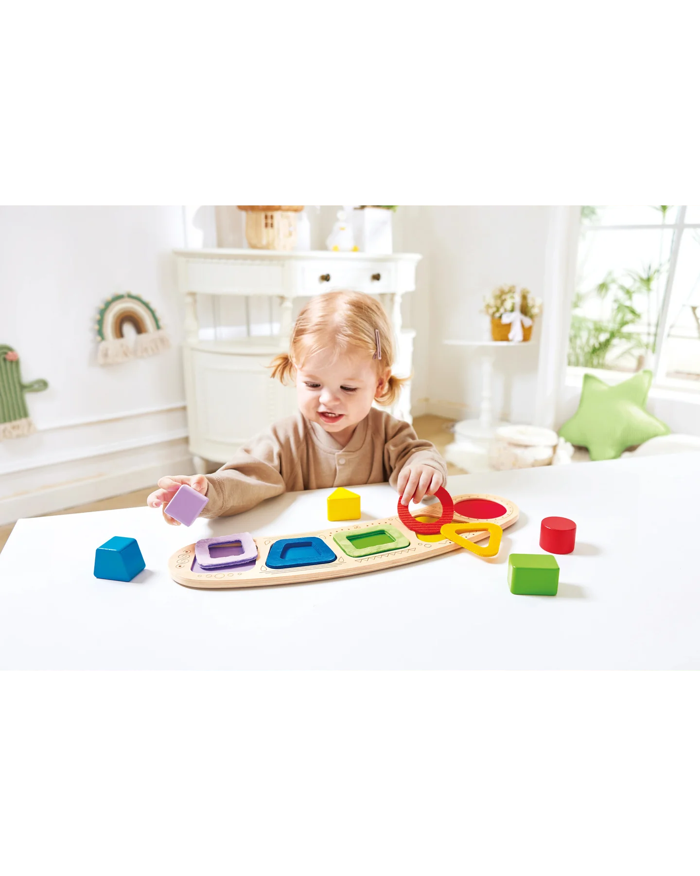 hape-colour-and-shape-shorting-puzzle