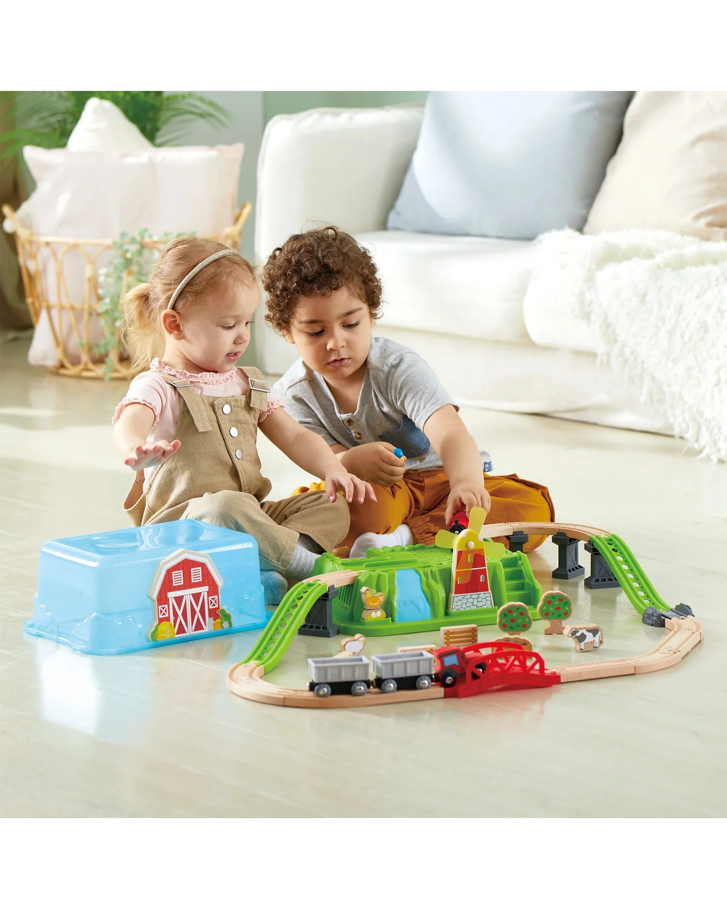 hape-countryside-train-bucket-set