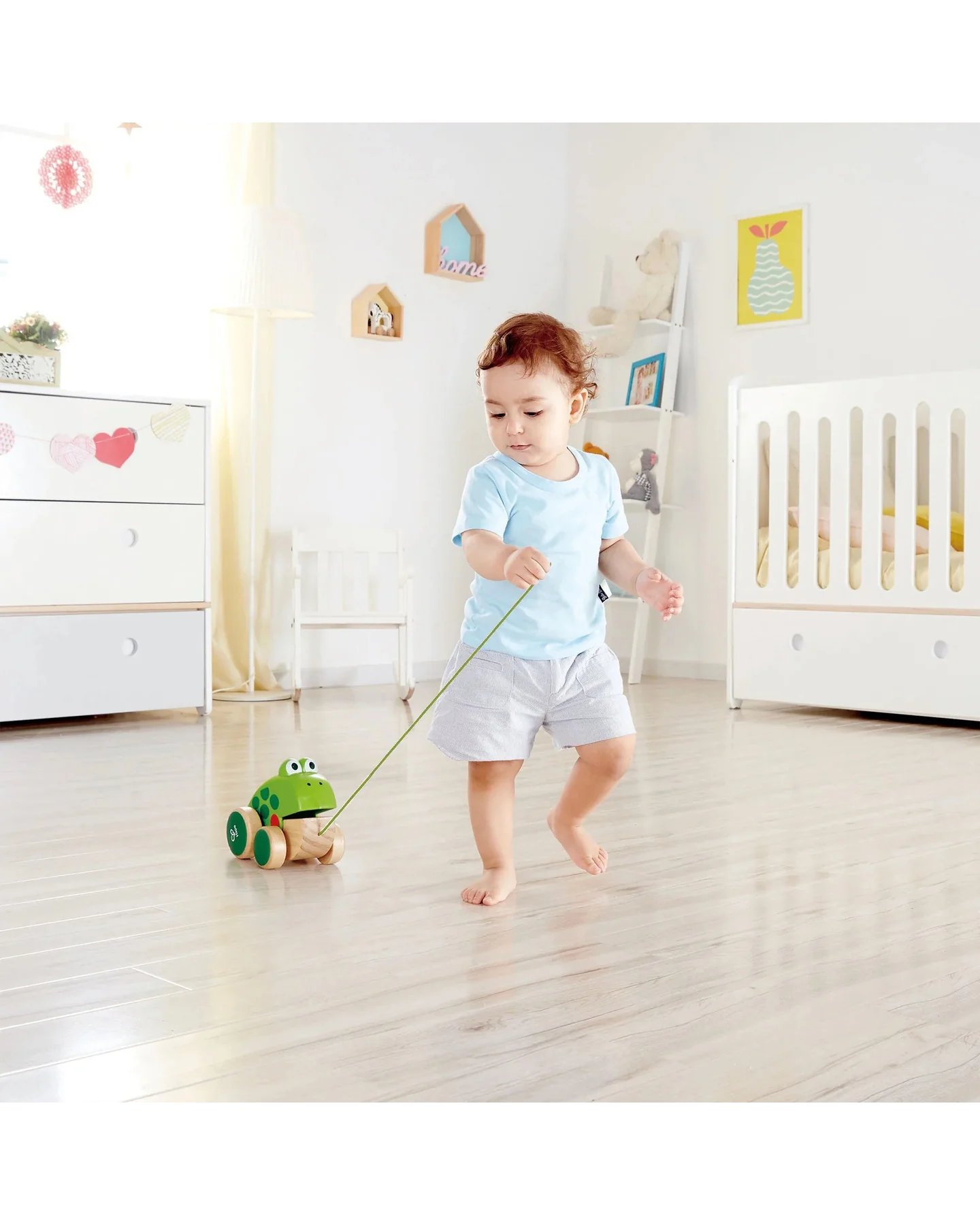 hape-frog-pull-along