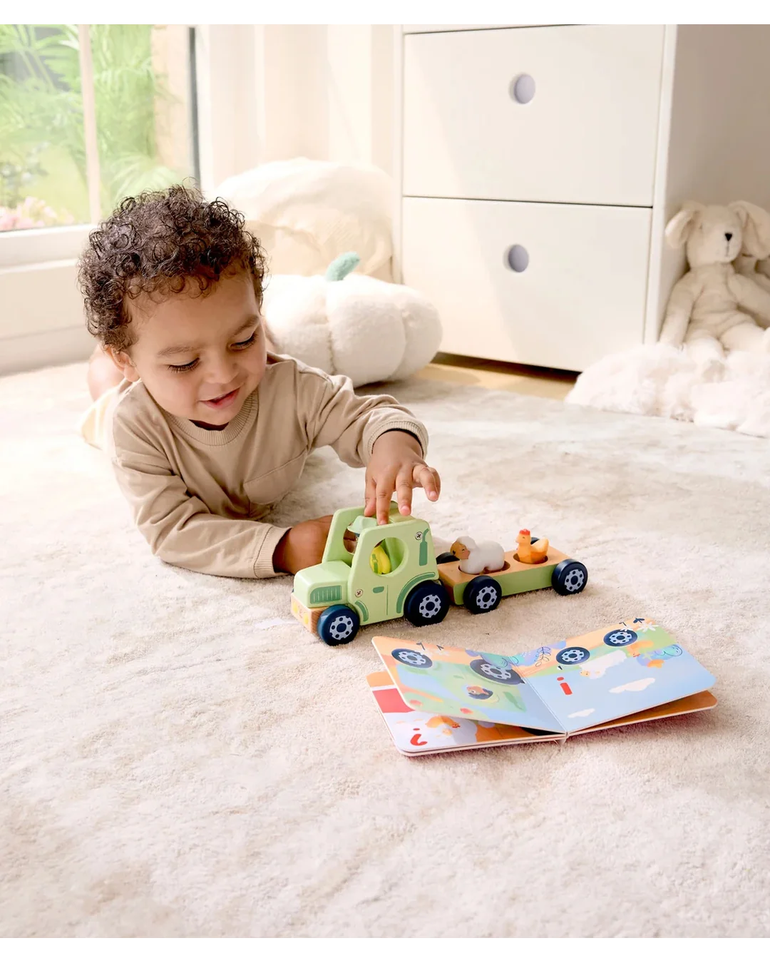 hape-land-the-rumbling-tractor