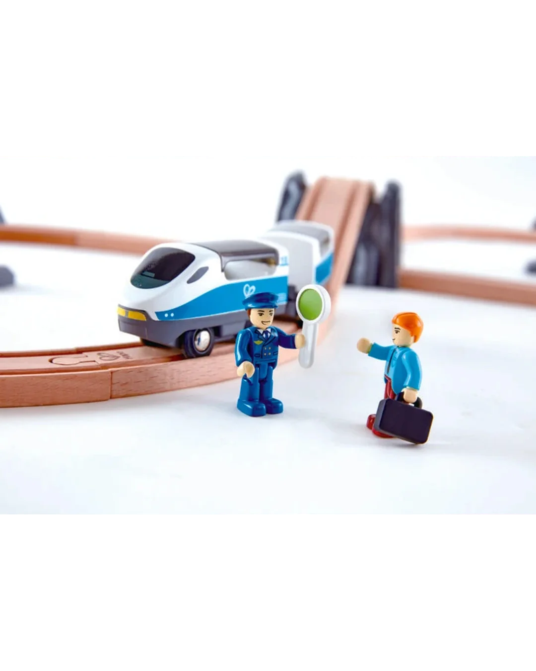 hape-passenger-train-figure-of-8-safety-set