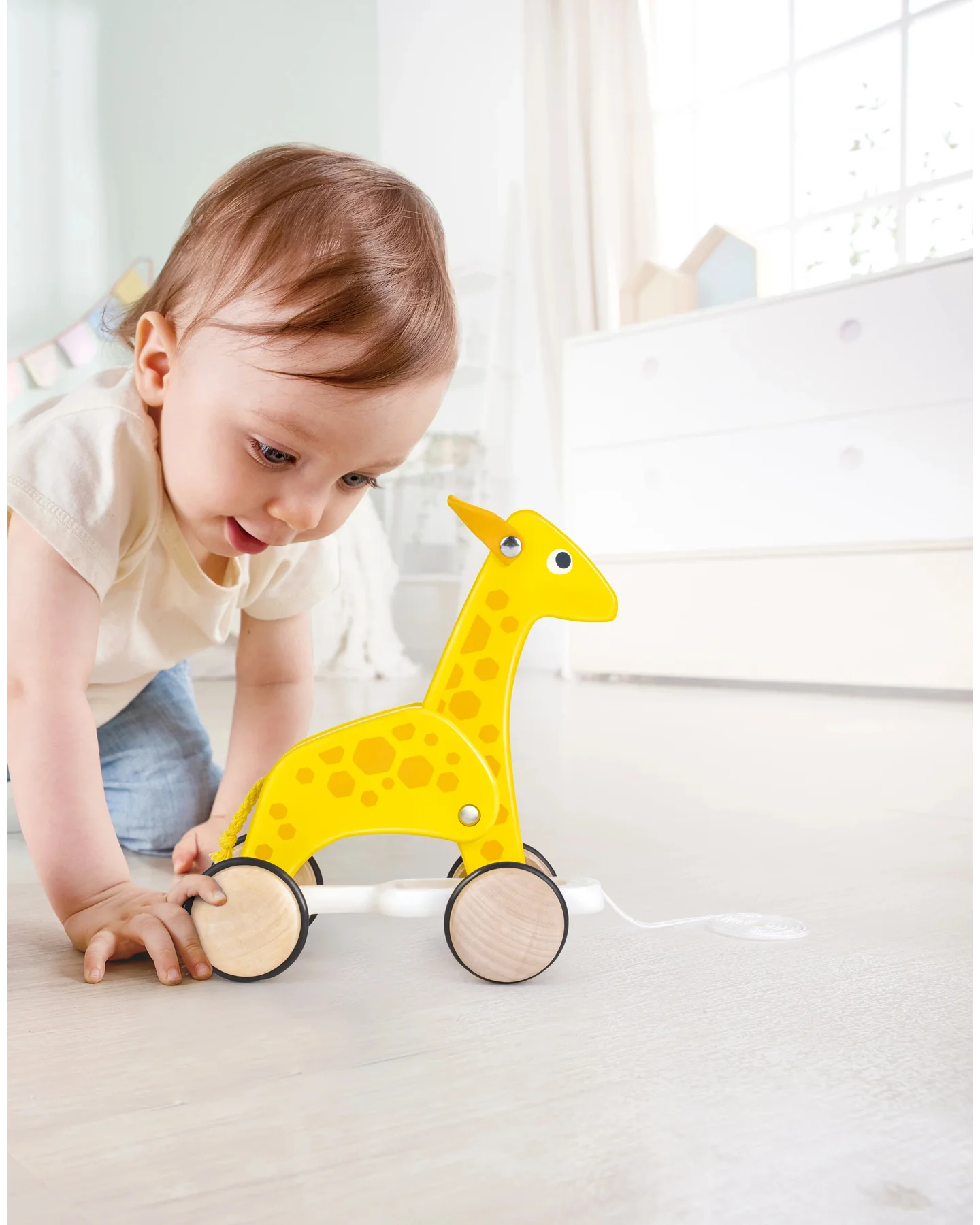 hape-pull-along-giraffe