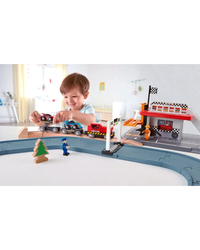 hape-race-car-transporter