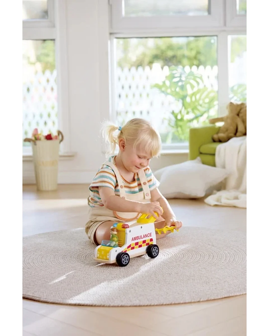 hape-rapid-response-toy-ambula