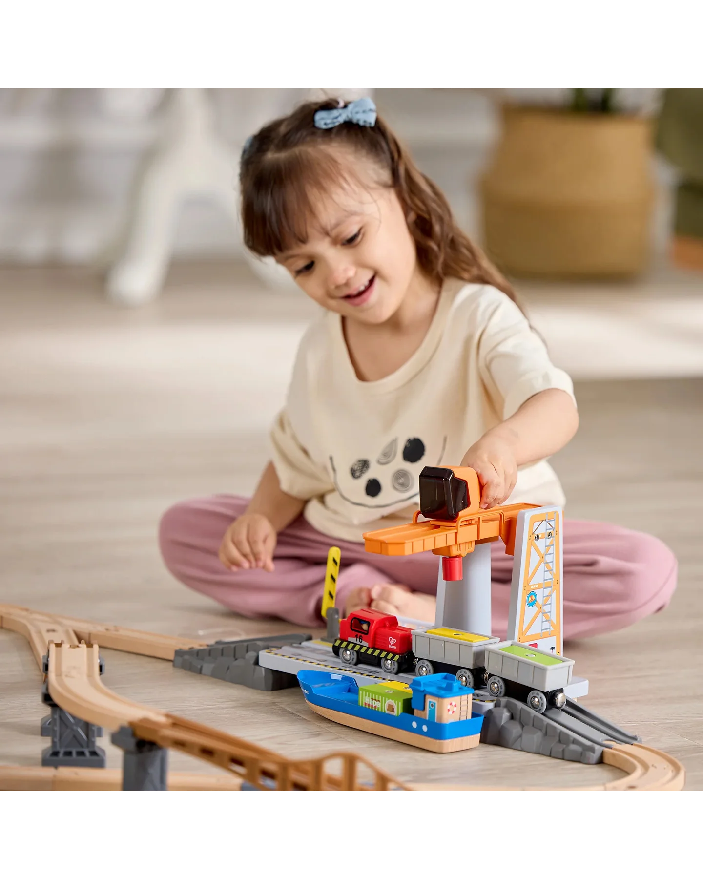 hape-sea-and-rail-cargo-transportation-set