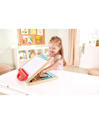 hape-store-and-go-easel