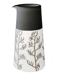 harakeke-black-on-white-jug
