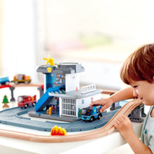 hape-police-car-with-siren