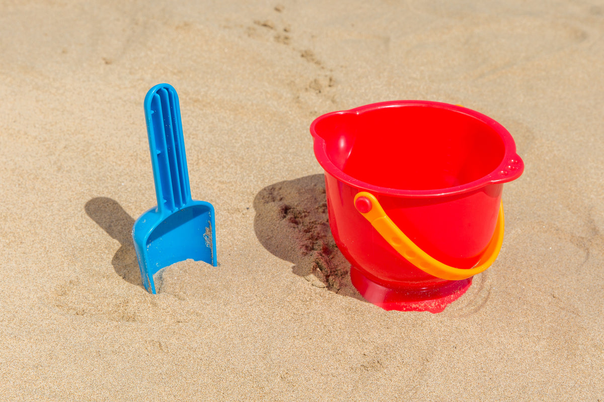 hape-scoop-and-pail