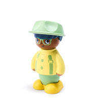 hape-land-the-rumbling-tractor