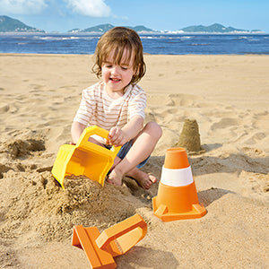 hape-construction-sand-tooling-set