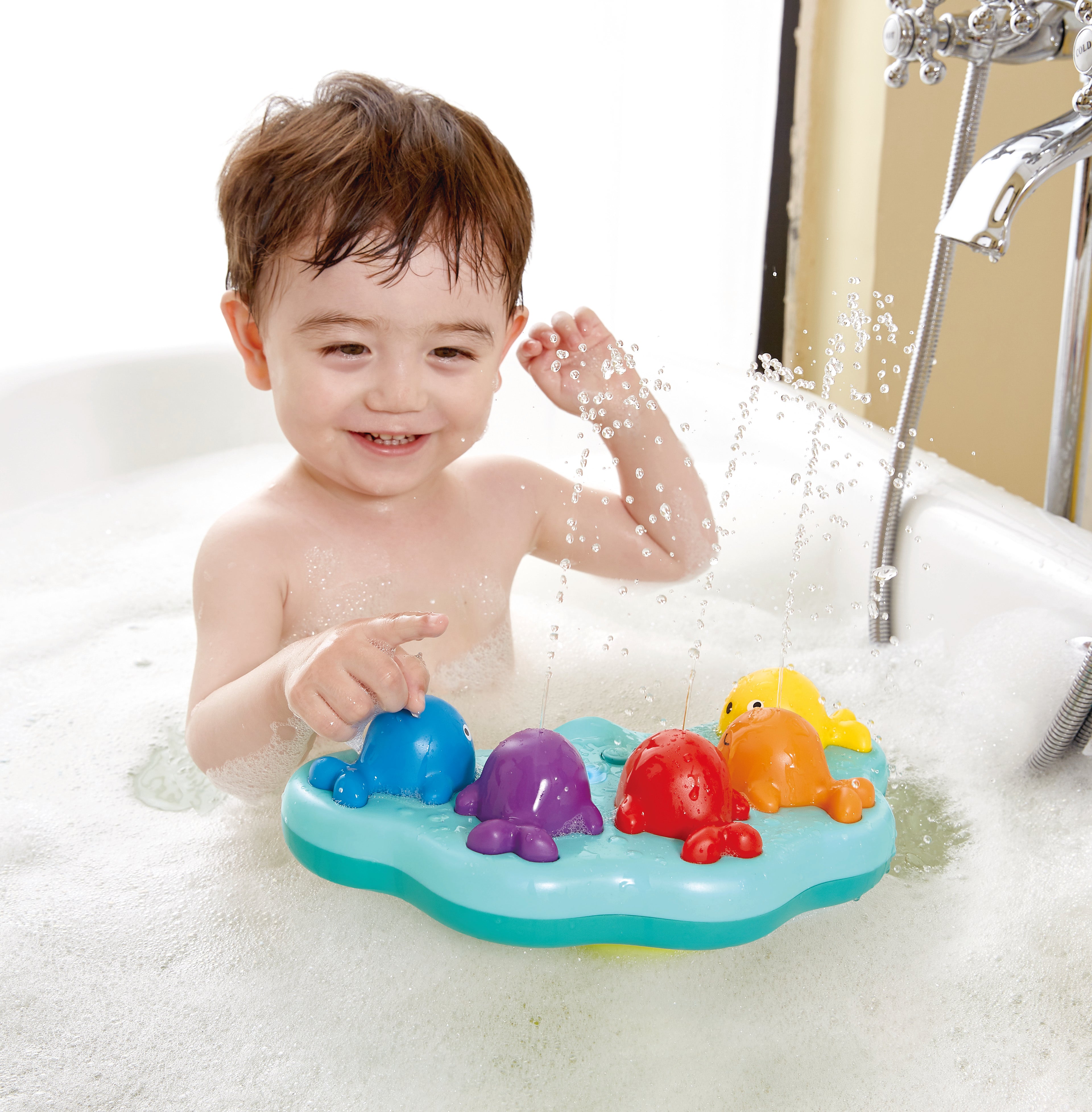 hape-musical-whale-fountain