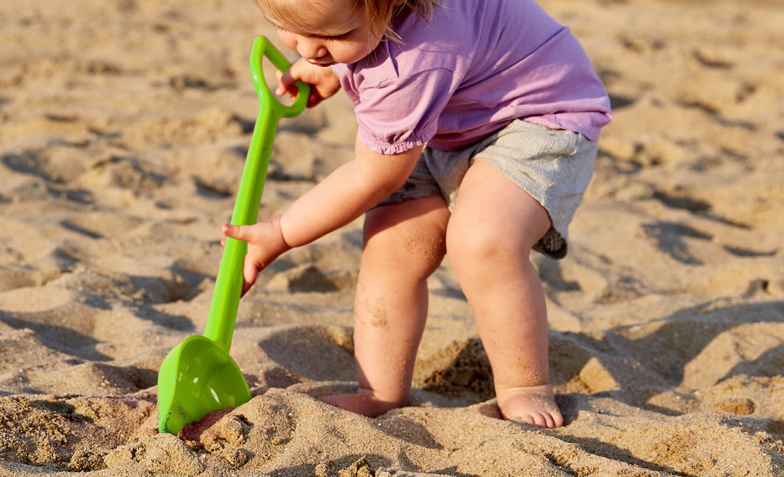 hape-mighty-shovel-green-40cm