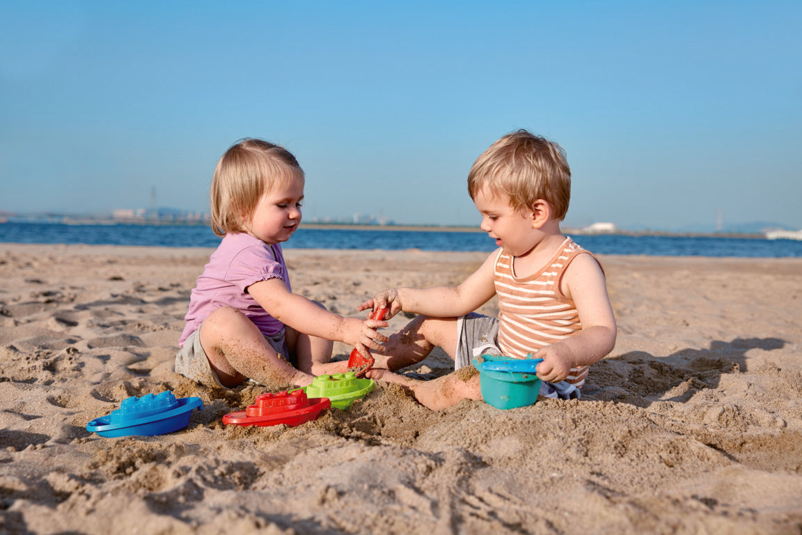 hape-beach-and-bath-boats