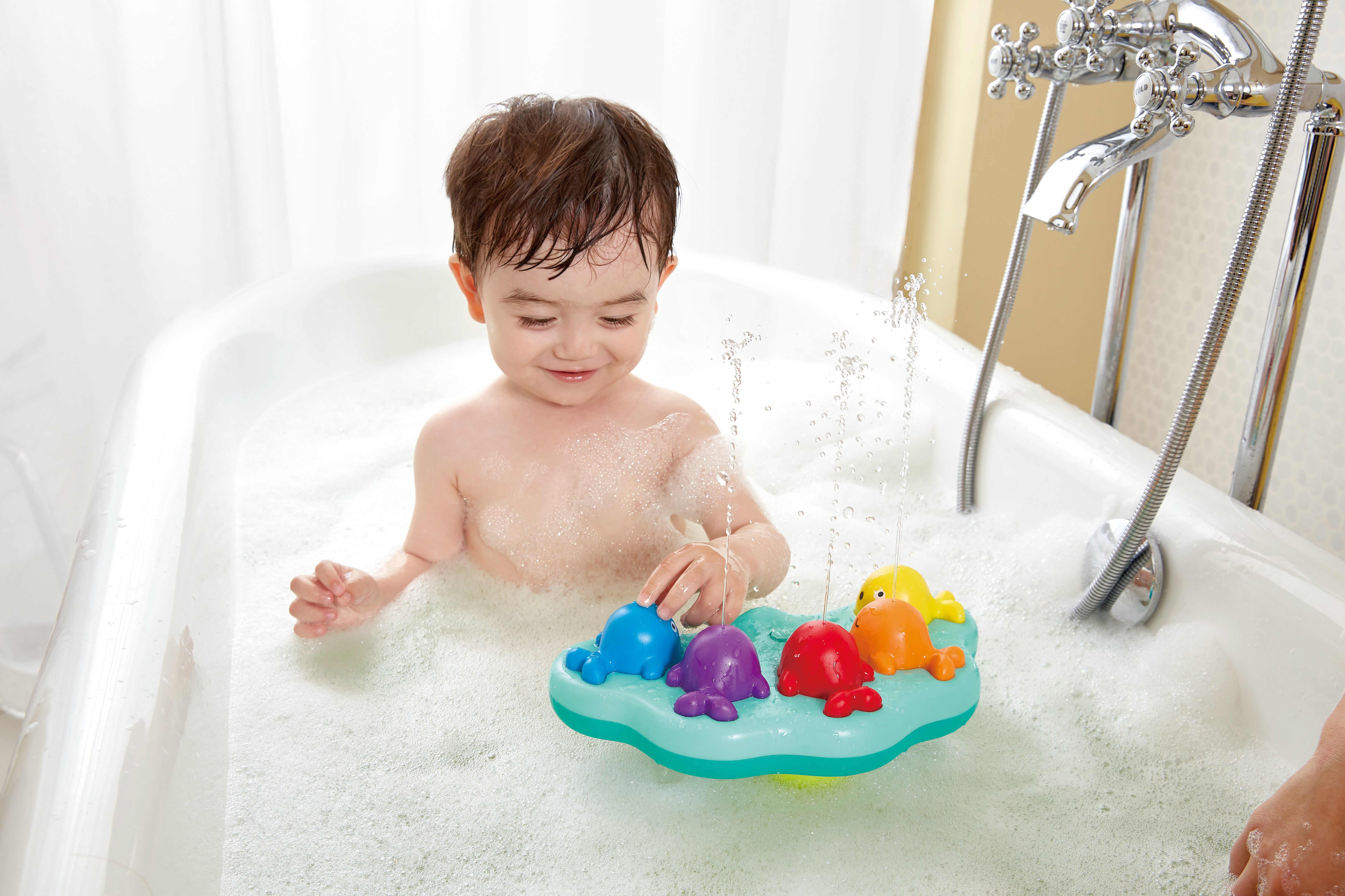 hape-musical-whale-fountain