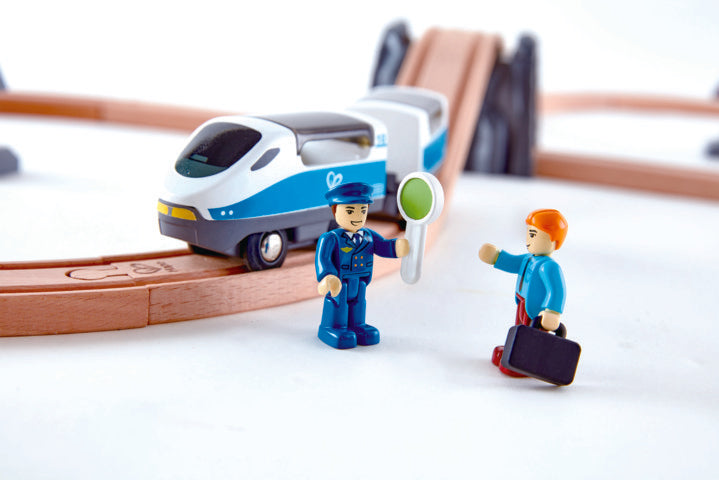 hape-passenger-train-figure-of-8-safety-set