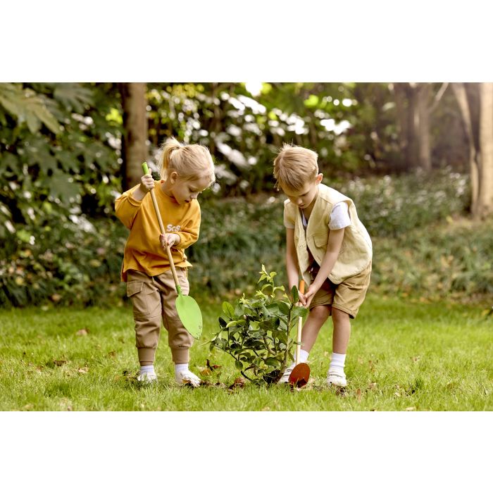 hape-pointed-garden-shovel