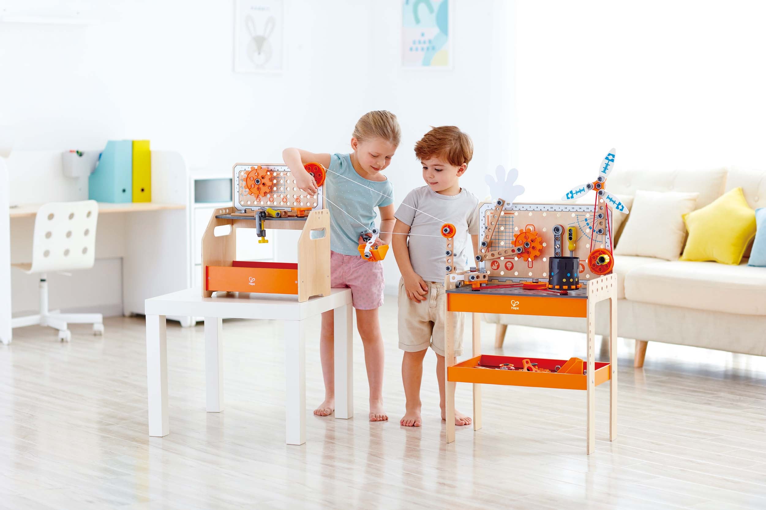 hape-deluxe-scientific-workbench