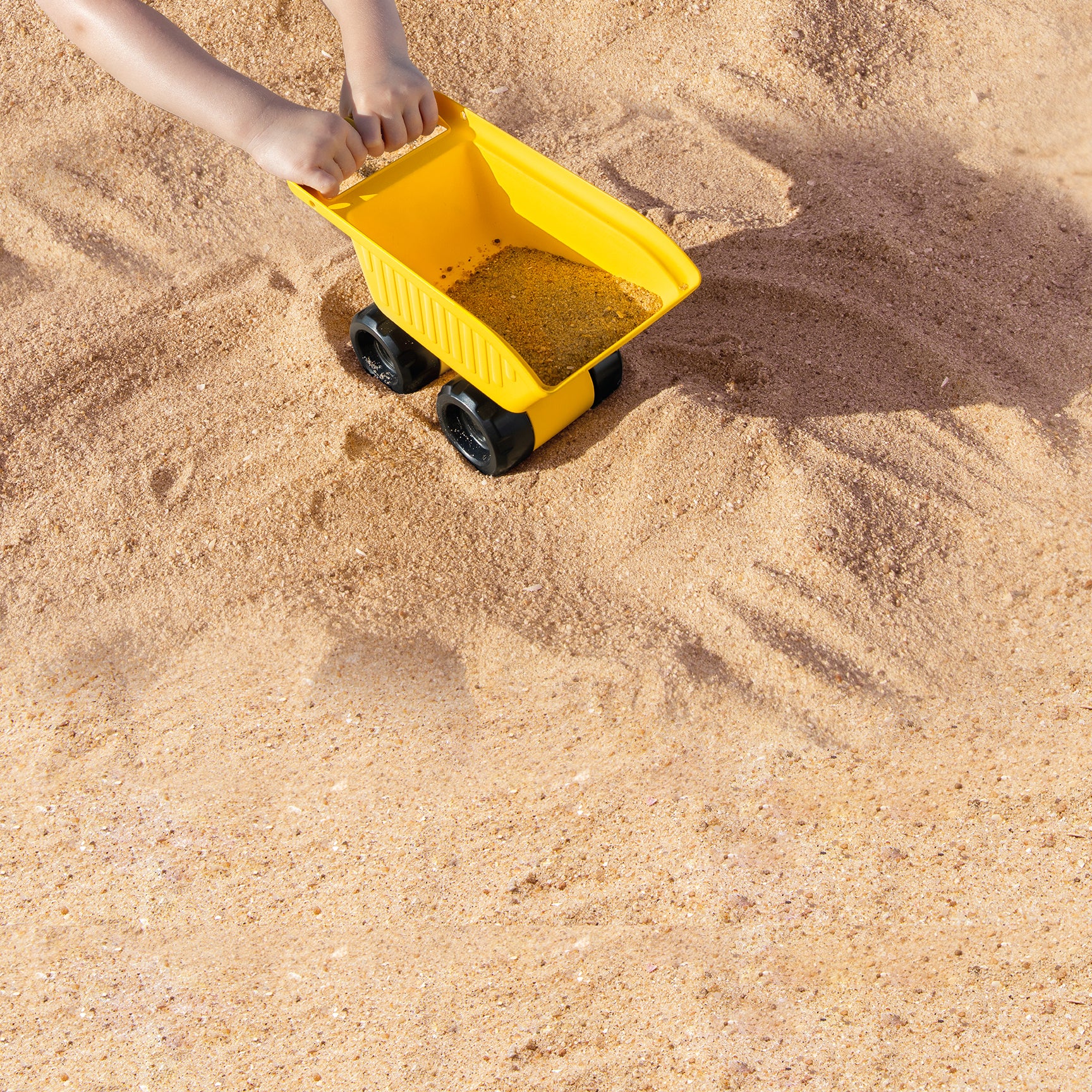 hape-mighty-dump-truck
