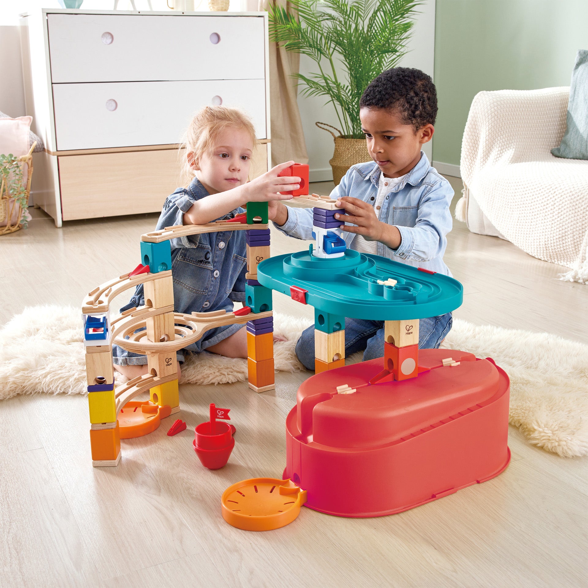 hape-quadrilla-stack-track-bucket-set