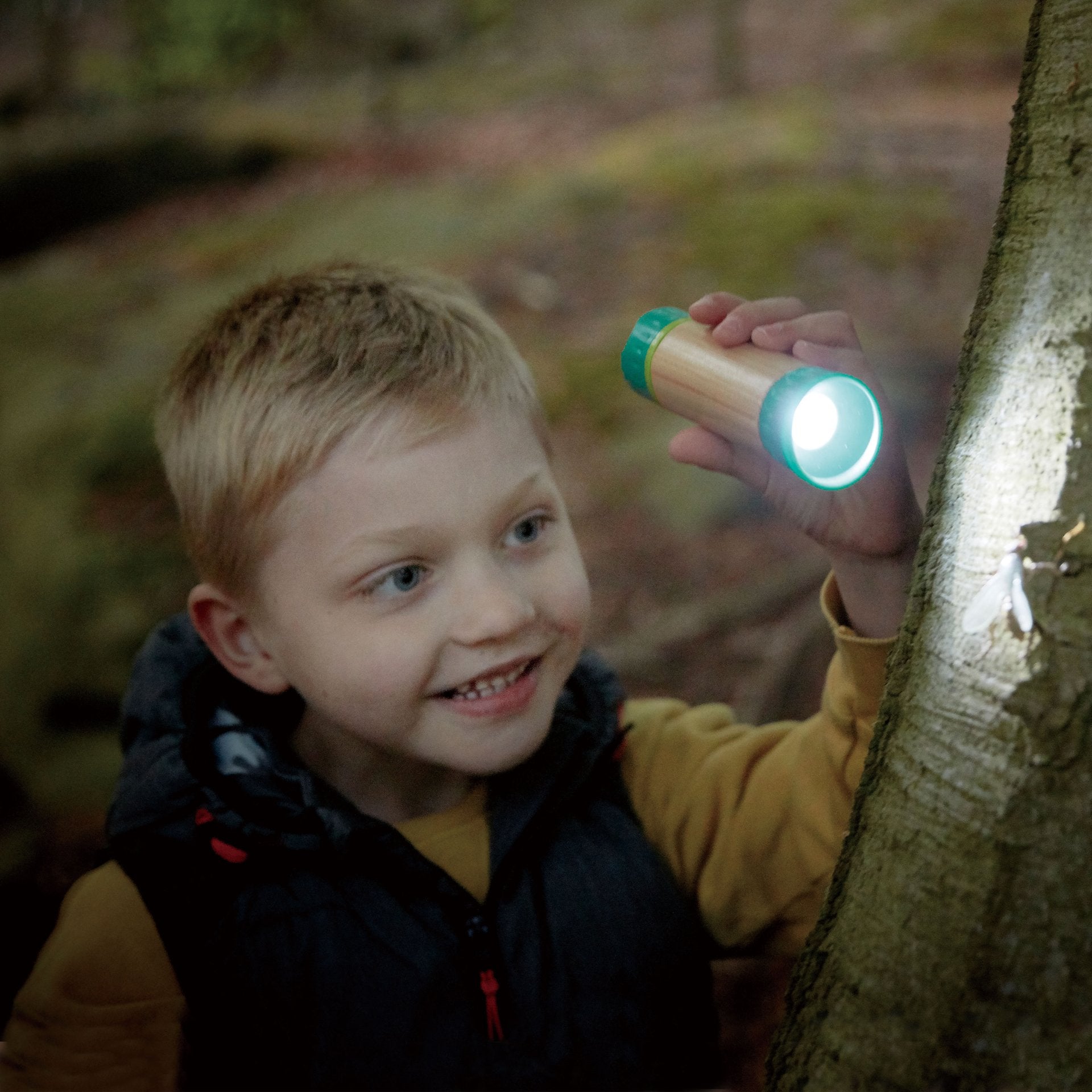 hape-hand-powered-flashlight