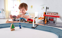 hape-race-car-transporter