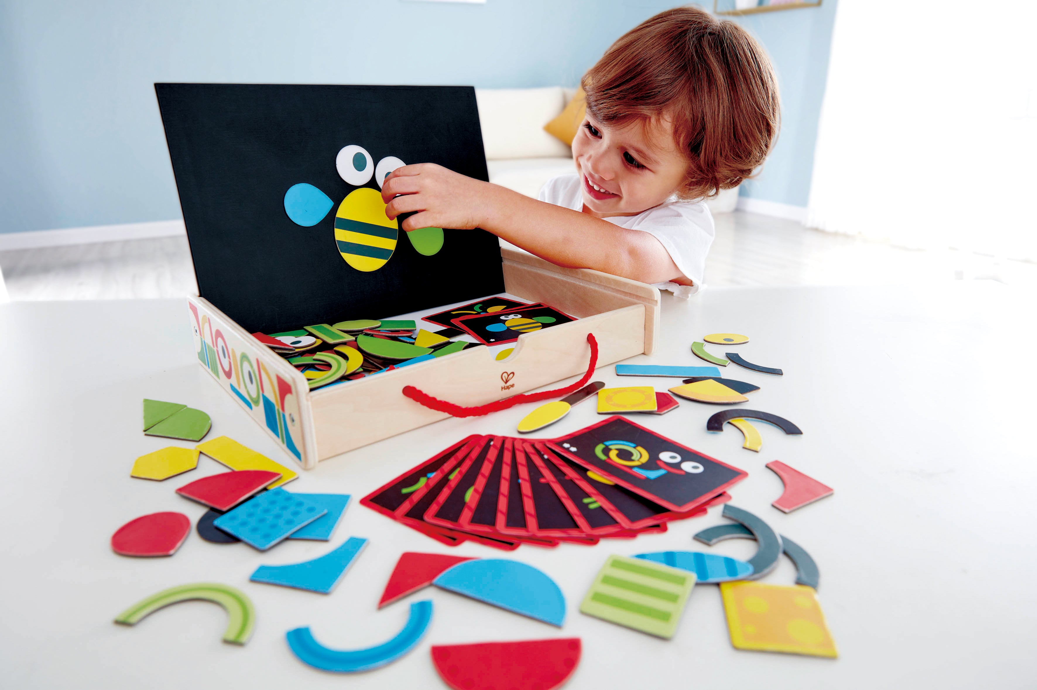 hape-magnetic-art-box