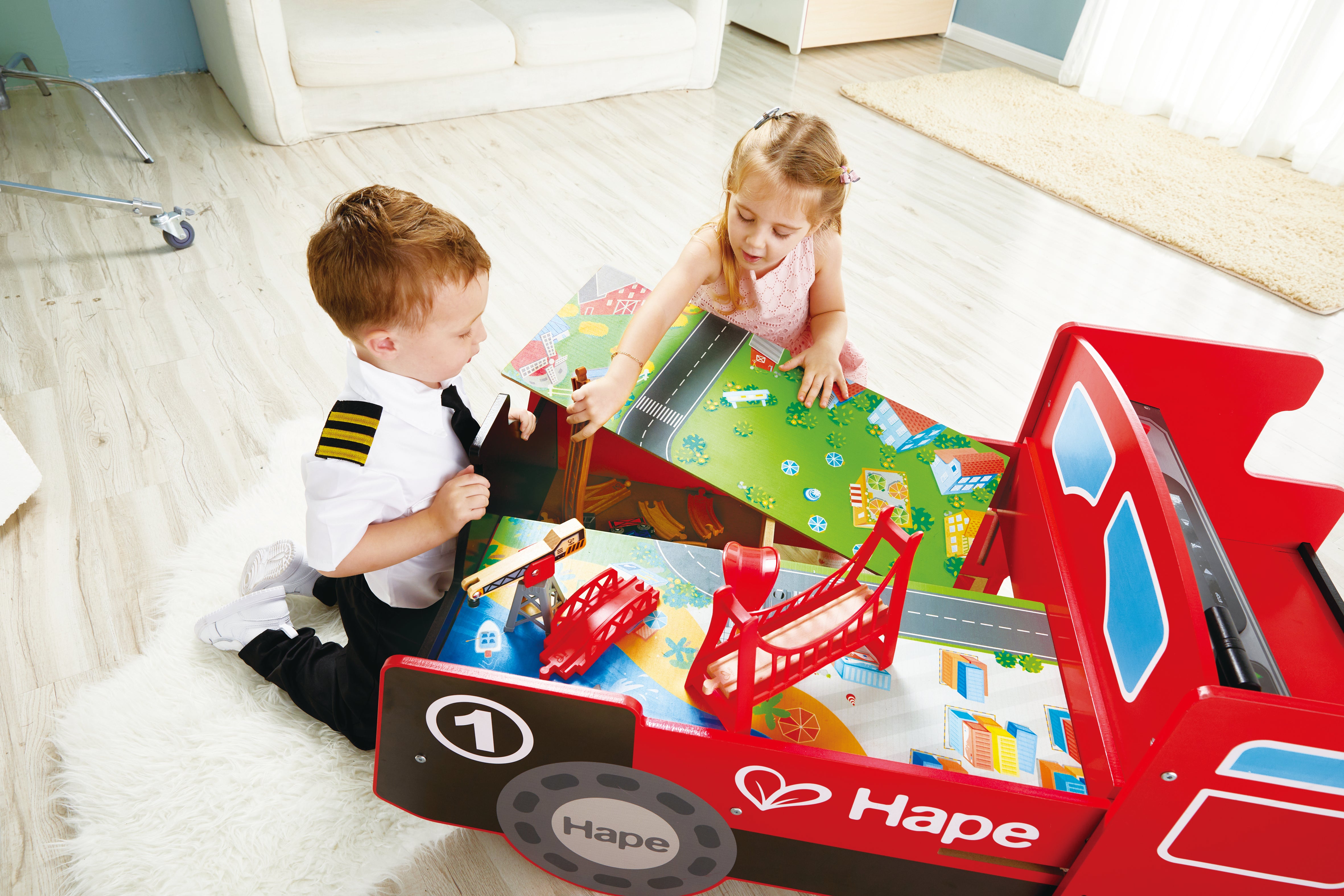 hape-ride-on-and-foldable-engine-table