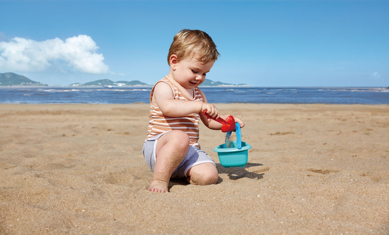 hape-baby-bucket-and-spade