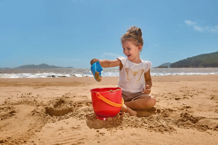 hape-scoop-and-pail