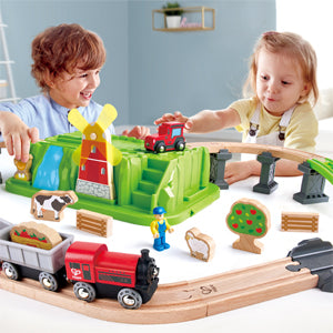 hape-countryside-train-bucket-set