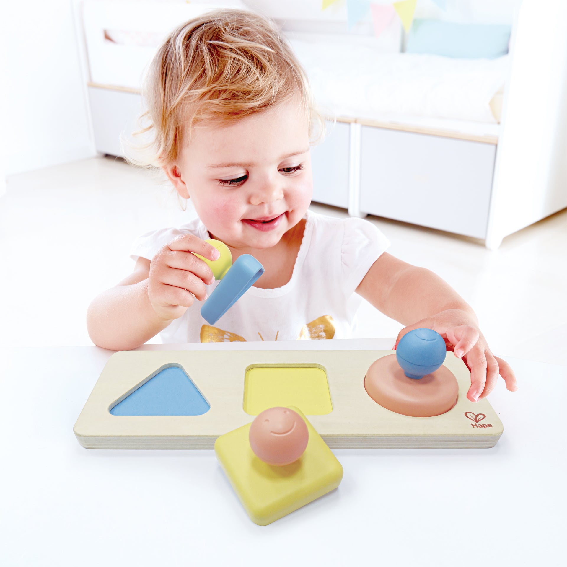 hape-montessori-mirror-shape-puzzle