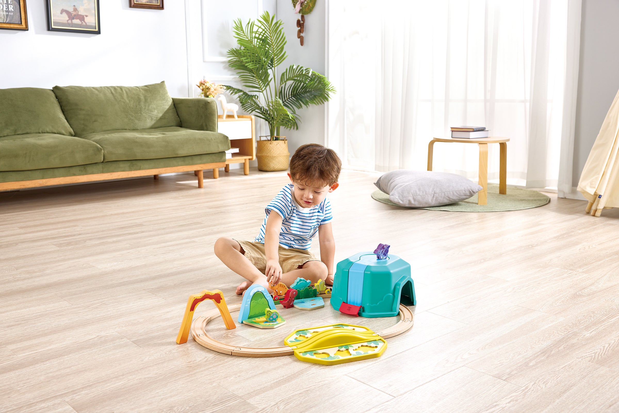 hape-dinosaur-train-bucket-set
