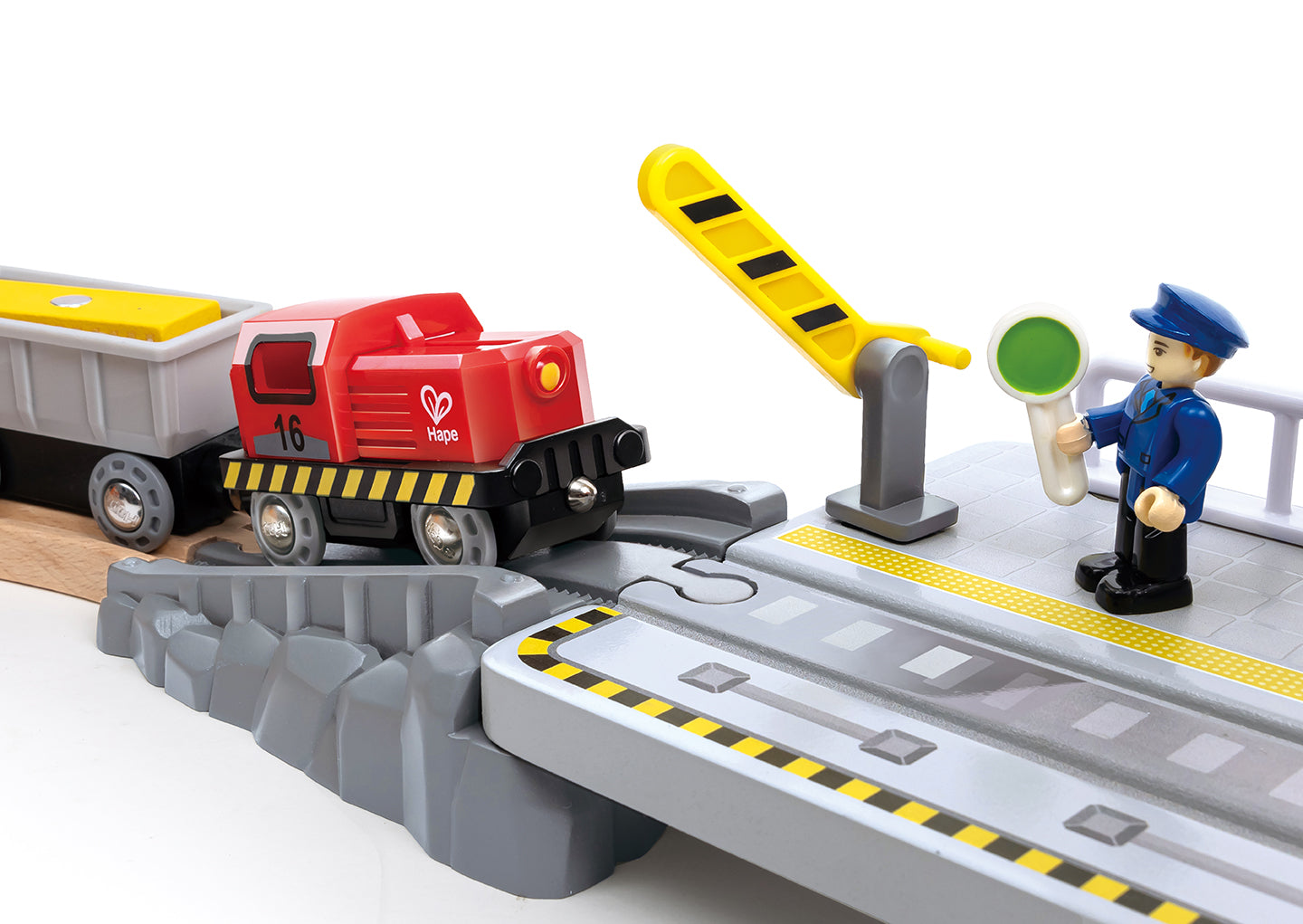 hape-sea-and-rail-cargo-transportation-set